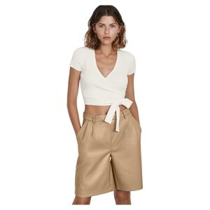 NWT. Aritzia * Wilfred All Tied Up Short Sleeve Wrap Sweater. White. Size: Large